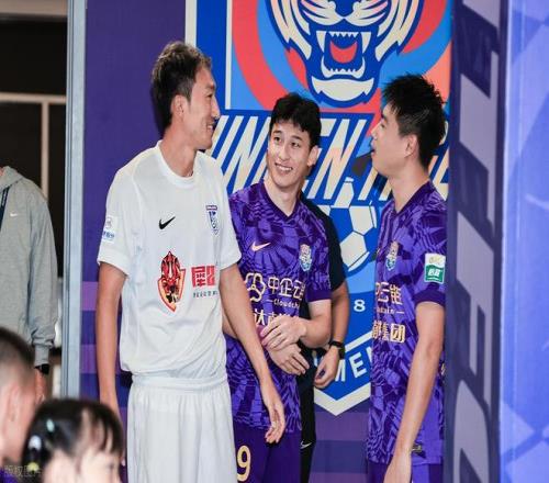 上海击败广,州连战连胜,李添荣独砍,立博体育官方,立博体育在线官网,立博体育线上,立博体育APP