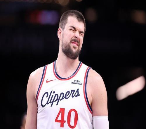 上海击败广,州连战连胜,李添荣独砍,立博体育官方,立博体育在线官网,立博体育线上,立博体育APP