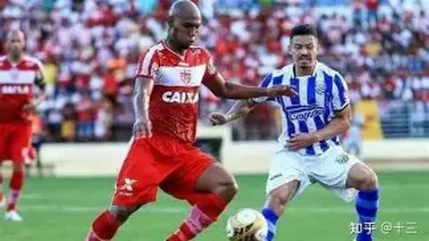 《兰帕德自曝尴尬邂逅：度假偶遇C罗，竟因身材太赞选择“避暑”》